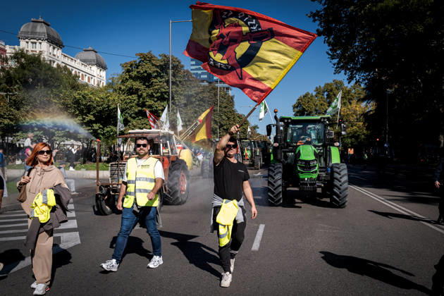 Spanish farmers take to Madrid s streets with tractors to demand better conditions for the agricultural sector. MADRID, SPAIN - OCTOBER 28: Tractors from across Spain fill the streets of Madrid as farmers and livestock breeders mobilize to demand fair prices, lower production costs, better working conditions, and stronger support for the agricultural sector in Madrid, Spain on October 28, 2026. Diego Radames Anadolu Madrid Spain. Editorial use only. Please get in touch for any other usage.  Copyright: x2026xAnadoluxDiegoxRadamesx
