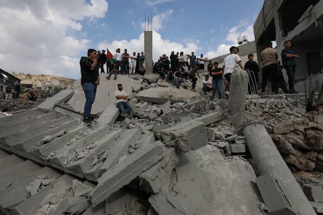 Ibrahim Daoud home aftermath inspection NABLUS, PALESTINE - OCTOBER 28, 2026: Palestinians inspect the aftermath of the destruction at the home of prisoner Ibrahim Daoud, following its demolition in Beita village , south of Nablus in the West Bank, on Oct 28,2026. Nablus Palestine, State of Copyright: x xNedalxShtiehx xJNAxPressx