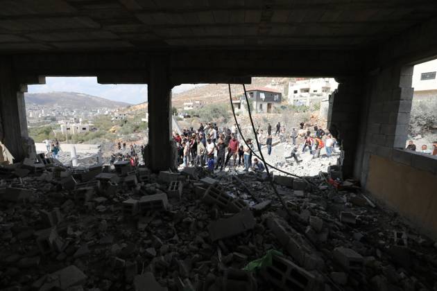 Ibrahim Daoud home aftermath inspection NABLUS, PALESTINE - OCTOBER 28, 2026: Palestinians inspect the aftermath of the destruction at the home of prisoner Ibrahim Daoud, following its demolition in Beita village , south of Nablus in the West Bank, on Oct 28,2026. Nablus Palestine, State of Copyright: x xNedalxShtiehx xJNAxPressx