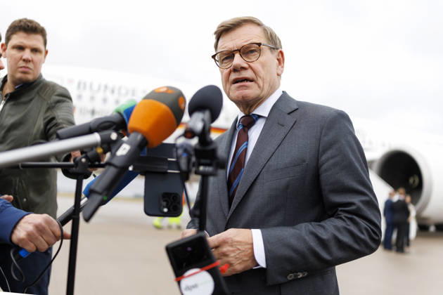 Johann Wadephul (CDU), Federal Minister of Foreign Affairs, flies to Panama. Pictured here making a statement shortly before departure. Berlin, October 28, 2026. Photographed on behalf of the Federal Foreign Office, Berlin, Germany. Copyright: xThomasxImo AAx