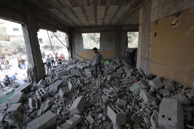October 28, 2026, Nablus, Palestine, State of: NABLUS, PALESTINE - OCTOBER 28, 2026: Palestinians inspect the aftermath of the destruction at the home of prisoner Ibrahim Daoud, following its demolition in Beita village , south of Nablus in the West Bank, on Oct 28,2026. Nablus Palestine, State of - ZUMAq101 20261028_zna_q101_046 Copyright: xNedalxShtiehx