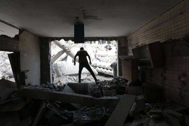 October 28, 2026, Nablus, Palestine, State of: NABLUS, PALESTINE - OCTOBER 28, 2026: Palestinians inspect the aftermath of the destruction at the home of prisoner Ibrahim Daoud, following its demolition in Beita village , south of Nablus in the West Bank, on Oct 28,2026. Nablus Palestine, State of - ZUMAq101 20261028_zna_q101_050 Copyright: xNedalxShtiehx
