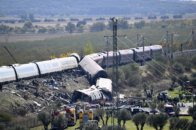 At least 64 dead, 80 injured in high-speed&nbsp;train&nbsp;crash in central&nbsp;Spain TOLEDO, SPAIN - OCTOBER 28: Emergency teams work at the scene of a collision involving two high-speed trains near Urda station in Toledo province, Spain, on October 28, 2026. The death toll has risen to 64, according to Spanish media reports. Preliminary information suggests that a Renfe AVE train struck the rear of a stationary Iryo train, causing two carriages to derail and fall down an embankment. Emergency crews continue rescue and response operations as authorities investigate the cause of the collision. Burak Akbulut Anadolu Toledo Spain. Editorial use only. Please get in touch for any other usage.  Copyright: x2026xAnadoluxBurakxAkbulutx