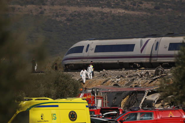 Two Trains Collide at Urda Station in Toledo Emergency responders are on the scene, October 28, 2026, in Urda, Toledo, Castilla-La Mancha, Spain. Two trains collided on the morning of Wednesday, October 28, at the station in the Toledo town of Urda. Firefighters from the Alcázar de San Juan and Orgaz stations, Civil Protection teams from several surrounding towns, three medical helicopters, and two ambulances. OCTOBER 28, 2026 Alejandro Martínez Vé Urda, Toledo, Castile-La Mancha Urda, Toledo, Castile-La Mancha, Spain  Copyright: xAlejandroxMartinezxVÃ lezx 7874834