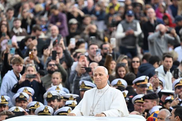 Pope Leo XIV Holds Wednesday General Audience - Vatican Pope Leo XIV during his weekly general audience in St. Peter s Square at the Vatican on October 28, 2026. Photo by Alessia Giuliani Catholipressphoto IPA ABACAPRESS.COM Vatican Vatican (or Holy See)  Copyright: xIPA ABACAx