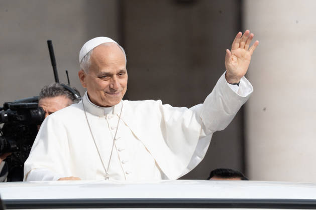 Pope Leo XIV Holds Wednesday General Audience at St. Peter s Square Pope Leo XIV VATICAN CITY - October 28, 2026 Pope Leo XIV addresses the faithful gathered in St. Peter s Square during the weekly Wednesday General Audience at the Vatican. Thousands of pilgrims from around the world attended the event to receive the Pontiff’s blessing and catechesis. Photo by Andrea Bracaglia ABACAPRESS.COM Vatican City Vatican City  Copyright: xBracagliaxAndrea ABACAx