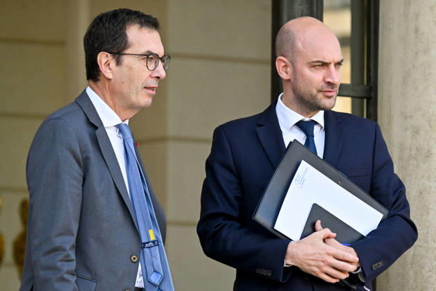Jean Pierre Farandou, Minister of Labor and Solidarity, and Jean Noël Barrot, Minister of Europe and Foreign Affairs, as they exited the weekly cabinet meeting at the Élysée Presidential Palace in Paris, France, on October 28, 2026. Christian Liewig Bestimage. French ministers leaving the weekly cabinet meeting at the Élysée Presidential Palace in Paris, France, on October 28, 2026. Paris, France Copyright: xChristianxLiewigx xBestimagexChristianxLiewigx xBestimagex