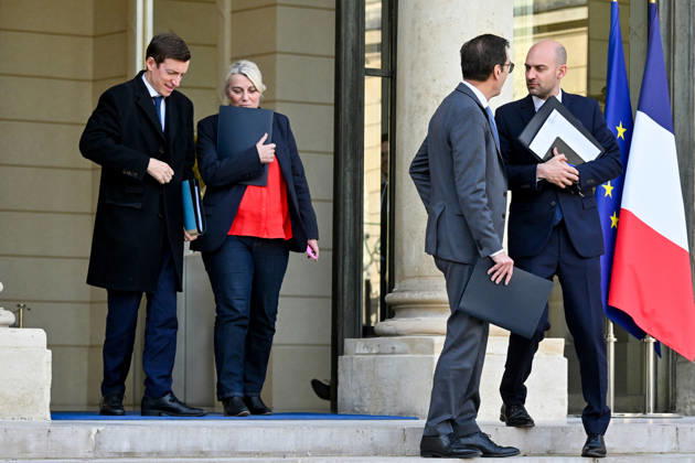 Édouard Geffray, Minister of National Education; Stéphanie Rist, Minister of Health, Families, Autonomy, and People with Disabilities; Jean Pierre Farandou, Minister of Labor and Solidarity, and Jean Noël Barrot, Minister of Europe and Foreign Affairs, as they leave the weekly cabinet meeting at the Élysée Presidential Palace in Paris, France, on October 28, 2026 Christian Liewig Bestimage French ministers leaving the weekly cabinet meeting at the Élysée Presidential Palace in Paris, France, on October 28, 2026 Paris France Copyright: xChristianxLiewigx xBestimagexChristianxLiewigx xBestimagex