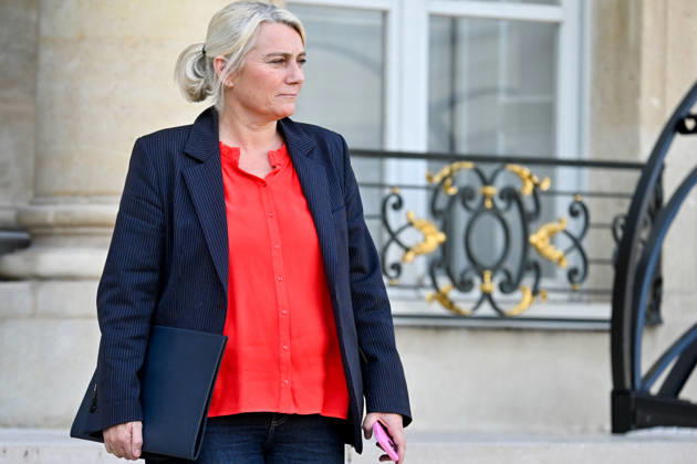 Stéphanie Rist, Minister of Health, Families, Independence, and People with Disabilities, leaving the weekly cabinet meeting at the Élysée Presidential Palace in Paris, France, on October 28, 2026 Christian Liewig Bestimage French ministers leaving the weekly cabinet meeting at the Élysée Presidential Palace in Paris, France, on October 28, 2026 Paris, France Copyright: xChristianxLiewigx xBestimagexChristianxLiewigx xBestimagex