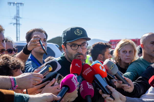 Two Trains Collide at Urda Station in Toledo Media Update from the Forward Command Post set up at the scene, October 28, 2026, in Urda, Toledo, Castilla-La Mancha, Spain. Two trains collided on the morning of Wednesday, October 28, at the station in the Toledo town of Urda. Firefighters from the Alcázar de San Juan and Orgaz stations, Civil Protection teams from several surrounding towns, three medical helicopters, and two ambulances. OCTOBER 28, 2026 Juanma Jimé Urda, Toledo, Castile-La Mancha Urda, Toledo, Castile-La Mancha, Spain Copyright: xJuanmaxJimà nezx 7874914