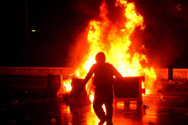 Indonesian students hold protest in Jakarta over disaster declaration and economic policies JAKARTA, INDONESIA - OCTOBER 28 : Indonesian students burn road barriers during a protest in Jakarta, Indonesia on October 28, 2026. Indonesian students staged a protest urging the government to declare a national disaster over wildfires and haze, control over the state budget, and lower fuel and basic goods prices. Muhammad Fajri Anadolu Jakarta Indonesia. Editorial use only. Please get in touch for any other usage.  Copyright: x2026xAnadoluxMuhammadxFajrix