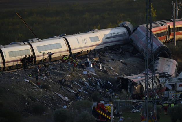 At least 68 dead, 80 injured in high-speed train crash in central Spain TOLEDO, SPAIN - OCTOBER 28: Emergency teams work at the scene of a collision involving two high-speed trains near Urda station in Toledo province, Spain, on October 28, 2026. The death toll has risen to 68, according to Spanish media reports. Preliminary information suggests that a Renfe AVE train struck the rear of a stationary Iryo train, causing two carriages to derail and fall down an embankment. Emergency crews continue rescue and response operations as authorities investigate the cause of the collision. Burak Akbulut Anadolu Toledo Spain. Editorial use only. Please get in touch for any other usage.  Copyright: x2026xAnadoluxBurakxAkbulutx