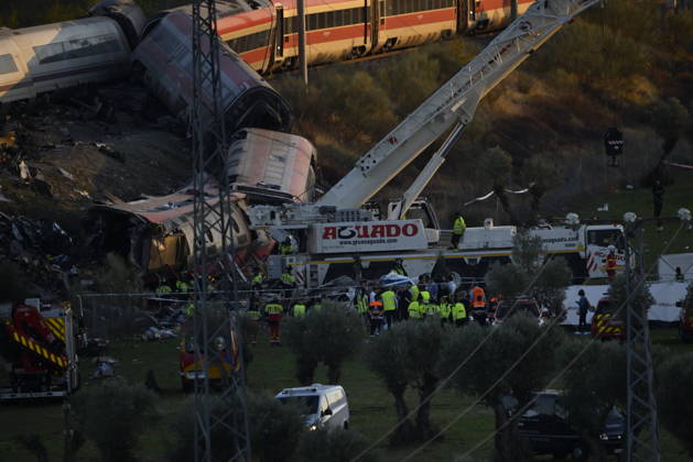 At least 68 dead, 80 injured in high-speed train crash in central Spain TOLEDO, SPAIN - OCTOBER 28: Emergency teams work at the scene of a collision involving two high-speed trains near Urda station in Toledo province, Spain, on October 28, 2026. The death toll has risen to 68, according to Spanish media reports. Preliminary information suggests that a Renfe AVE train struck the rear of a stationary Iryo train, causing two carriages to derail and fall down an embankment. Emergency crews continue rescue and response operations as authorities investigate the cause of the collision. Burak Akbulut Anadolu Toledo Spain. Editorial use only. Please get in touch for any other usage.  Copyright: x2026xAnadoluxBurakxAkbulutx