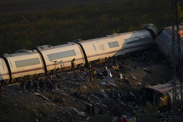 At least 68 dead, 80 injured in high-speed train crash in central Spain TOLEDO, SPAIN - OCTOBER 28: Emergency teams work at the scene of a collision involving two high-speed trains near Urda station in Toledo province, Spain, on October 28, 2026. The death toll has risen to 68, according to Spanish media reports. Preliminary information suggests that a Renfe AVE train struck the rear of a stationary Iryo train, causing two carriages to derail and fall down an embankment. Emergency crews continue rescue and response operations as authorities investigate the cause of the collision. Burak Akbulut Anadolu Toledo Spain. Editorial use only. Please get in touch for any other usage.  Copyright: x2026xAnadoluxBurakxAkbulutx