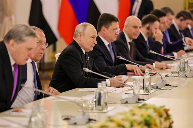 RUSSIA, MOSCOW - OCTOBER 28, 2026: Russia s President Vladimir Putin (3rd L) is seen during a meeting with Egypt s President el-Sisi (not pictured) in the Kremlin, on the sidelines of the 2026 Russia – Africa Summit and Economic and Humanitarian Forum. Yevgeny Messman TASS  100123704