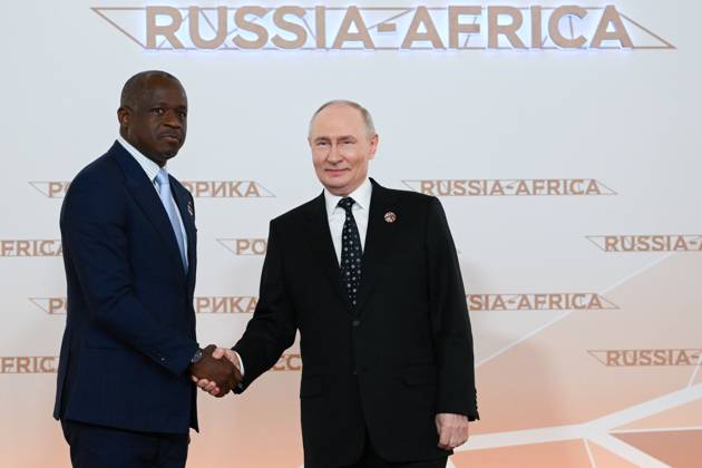 President Vladimir Putin officially greets heads of delegation at Russia-Africa Summit 9276182 28.10.2026 President Vladimir Putin at an official greeting ceremony for heads of delegation at the 3rd Russia-Africa Summit. Left: Vice President of the Government of Gabon Hermann Immongault. Alexandr Kryazhev Sputnik Crediting the source in the following order photographer s name Russia-Africa Summit and Economic and Humanitarian forum host ÑÄhoto agency is mandatory when using the photo Moscow Russia  Copyright: xAlexandrxKryazhevx