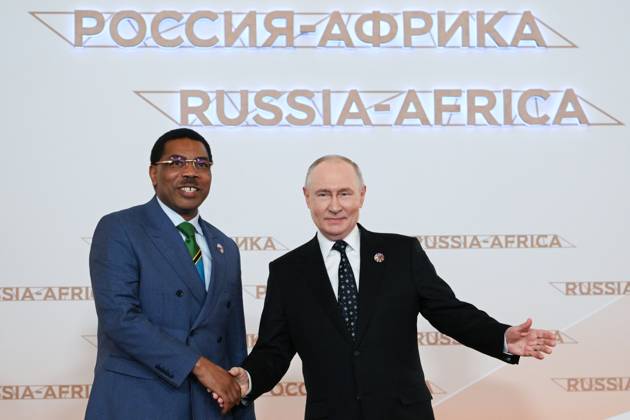 President Vladimir Putin officially greets heads of delegation at Russia-Africa Summit 9276178 28.10.2026 President Vladimir Putin at an official greeting ceremony for heads of delegation at the 3rd Russia-Africa Summit. Left: Prime Minister of Tanzania Mwigulu Nchemba. Alexandr Kryazhev Sputnik Crediting the source in the following order photographer s name Russia-Africa Summit and Economic and Humanitarian forum host ÑÄhoto agency is mandatory when using the photo Moscow Russia  Copyright: xAlexandrxKryazhevx