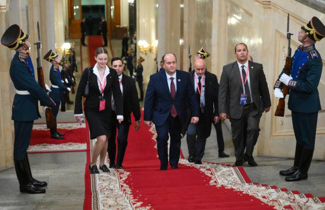 President Vladimir Putin officially greets heads of delegation at Russia-Africa Summit 9275815 28.10.2026 Prime Minister of Algeria Sifi Ghrieb, center, arrives at the Kremlin for the formal reception in honor of the heads of delegation at the 3rd Russia-Africa Summit. Grigory Sysoev Sputnik Crediting the source in the following order photographer s name Russia-Africa Summit and Economic and Humanitarian forum host ÑÄhoto agency is mandatory when using the photo Moscow Russia  Copyright: xGrigoryxSysoevx
