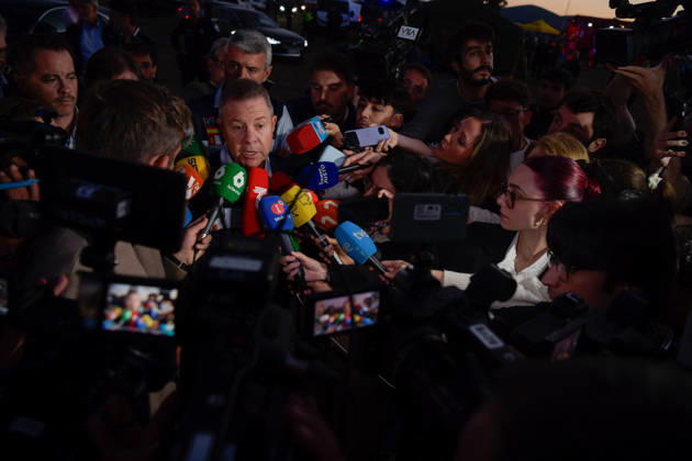 Two trains collide at the Urda station in Toledo. The president of Castilla-La Mancha, Emiliano García Page, speaks to the media at the scene of the accident on October 28, 2026, in Urda, Toledo, Castilla-La Mancha, Spain. Two trains collided on the morning of Wednesday, October 28, at the station in the Toledo town of Urda. Firefighters from the Alcázar de San Juan and Orgaz stations, as well as Civil Protection teams from several surrounding towns, are working at the scene, three medical helicopters, and two ambulances. OCTOBER 28, 2026 Eusebio Garcí Urda, Toledo, Castile-La Mancha Urda, Toledo, Castile-La Mancha, Spain Copyright: xEusebioxGarciaxdelxCastillox 7874972