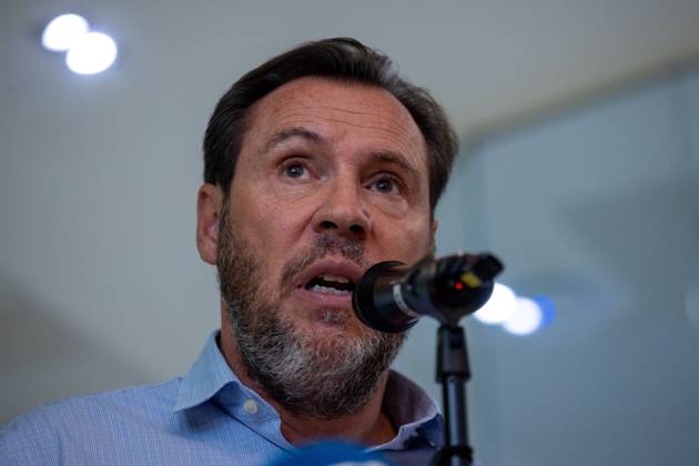 October 28, 2026, Madrid, Madrid, Spain: MADRID, SPAIN OCTOBER 28, 2026: Spain™s Minister of Transport, Oscar Puente, holds a press conference following a collision between two high-speed trains between the towns of Mora and Orgaz, in the province of Toledo. Madrid Spain - ZUMAq101 20261028_zna_q101_204 Copyright: xC.xCarvajalx