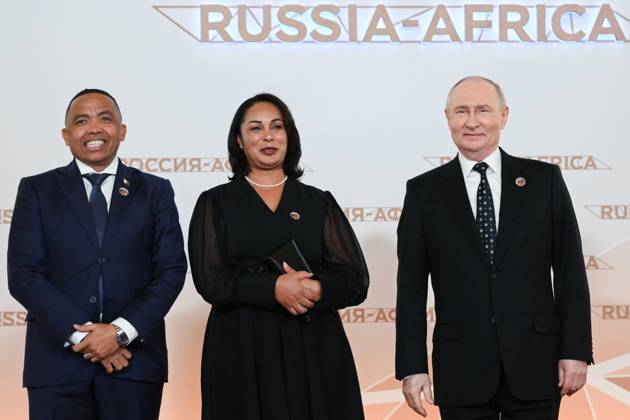 President Vladimir Putin officially greets heads of delegation at Russia-Africa Summit 9276246 28.10.2026 President Vladimir Putin during an official greeting ceremony for heads of delegation at the 3rd Russia-Africa Summit. Left: President for the Re-Foundation of the Republic of Madagascar Michael Randrianirina. Alexandr Kryazhev Sputnik Crediting the source in the following order photographer s name Russia-Africa Summit and Economic and Humanitarian forum host ÑÄhoto agency is mandatory when using the photo Moscow Russia  Copyright: xAlexandrxKryazhevx