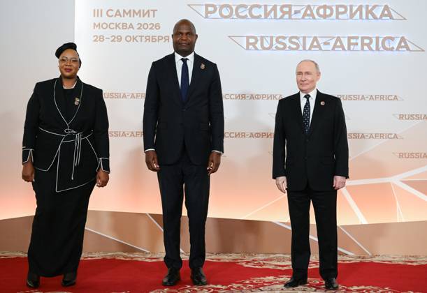 President Vladimir Putin officially greets heads of delegation at Russia-Africa Summit 9276262 28.10.2026 President Vladimir Putin during an official greeting ceremony for heads of delegation at the 3rd Russia-Africa Summit. Center: President of Mozambique Daniel Chapo and his wife, Gueta Selemane Chapo. Alexandr Kryazhev Sputnik Crediting the source in the following order photographer s name Russia-Africa Summit and Economic and Humanitarian forum host ÑÄhoto agency is mandatory when using the photo Moscow Russia  Copyright: xAlexandrxKryazhevx