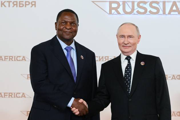 President Vladimir Putin officially greets heads of delegation at Russia-Africa Summit 9276292 28.10.2026 President Vladimir Putin during an official greeting ceremony for heads of delegation at the 3rd Russia-Africa Summit. Left: President of the Central African Republic is Faustin-Archange Touadera. Alexandr Kryazhev Sputnik Crediting the source in the following order photographer s name Russia-Africa Summit and Economic and Humanitarian forum host ÑÄhoto agency is mandatory when using the photo Moscow Russia  Copyright: xAlexandrxKryazhevx