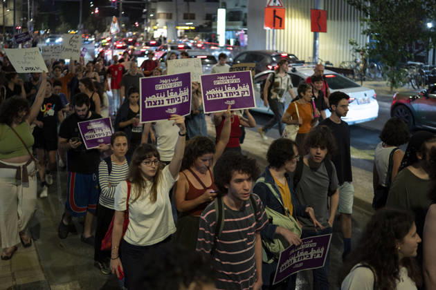 Protest to demand the formation of a joint Arab-Jewish government in Tel Aviv TEL AVIV, ISRAEL - OCTOBER 28: Left-wing Israelis gather to demand a joint government of Arabs and Jews and block roads in Tel Aviv, Israel on October 28, 2026. Mostafa Alkharouf Anadolu Tel Aviv Israel. Editorial use only. Please get in touch for any other usage.  Copyright: x2026xAnadoluxMostafaxAlkharoufx