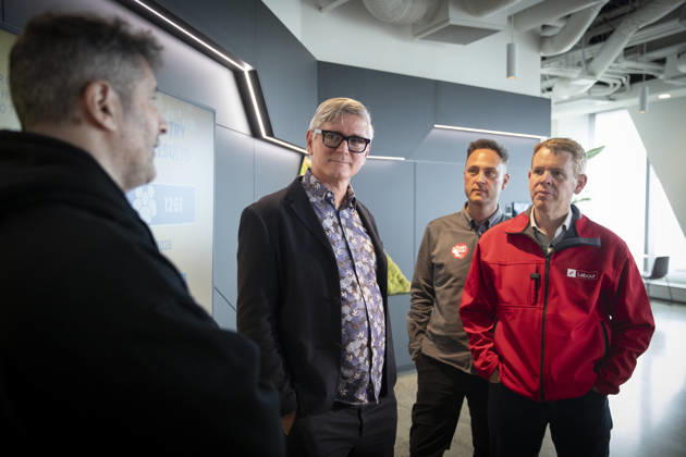 NZ ELECTION, Chris Hipkins, leader of the Labour Party, during a visit to video game designer RocketWerkz, in Auckland, New Zealand,, Thursday, October 29, 2026. New Zealanders have begun voting for their next government ahead of polling day on November 7. ( AUCKLAND AUCKLAND New Zealand  Copyright: xChrisxMcKeenx 20261029193235688611