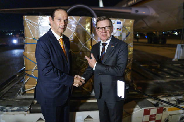 Johann Wadephul (CDU), Federal Minister of Foreign Affairs, visits Panama. Pictured here is the handover of relief supplies following the earthquake on October 9, 2026, to the Minister of Foreign Affairs of the Republic of Panama, Javier Martinez Acha Vasques, at Tocumen Airport in Panama City on October 28, 2026. Photographed on behalf of the Federal Foreign Office, Panama City, Panama Copyright: xThomasxImox