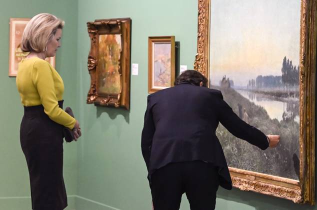 The Queen Visits La Boverie LIEGE, BELGIUM - OCTOBER 29 : Queen Mathilde visits the exhibition Impressionism: A Belgian Story at La Boverie in Liège. Through some 150 works, this exhibition highlights Belgian Impressionism, its ties to the great French masters, and the way Belgian artists revolutionized the depiction of reality through their use of light and color. Among other works, the Queen views pieces by Franz Courtens, Anna Boch, and Théo Van Rysselberghethree key figures of Belgian Impressionism. .on October 29, 2026 in Liege, Belgium, 29 10 2026 Liege Belgium  Copyright: xBertxVanxDenxBrouckex
