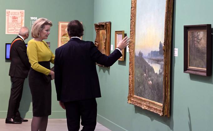 The Queen Visits La Boverie LIEGE, BELGIUM - OCTOBER 29 : Queen Mathilde visits the exhibition Impressionism: A Belgian Story at La Boverie in Liège. Through some 150 works, this exhibition highlights Belgian Impressionism, its ties to the great French masters, and the way Belgian artists revolutionized the depiction of reality through their use of light and color. Among other works, the Queen views pieces by Franz Courtens, Anna Boch, and Théo Van Rysselberghethree key figures of Belgian Impressionism. .on October 29, 2026 in Liege, Belgium, 29 10 2026 Liege Belgium  Copyright: xBertxVanxDenxBrouckex