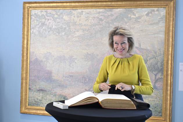 The Queen Visits La Boverie LIEGE, BELGIUM - OCTOBER 29 : Queen Mathilde visits the exhibition Impressionism: A Belgian Story at La Boverie in Liège. Through some 150 works, this exhibition highlights Belgian Impressionism, its ties to the great French masters, and the way Belgian artists revolutionized the depiction of reality through their use of light and color. Among other works, the Queen views pieces by Franz Courtens, Anna Boch, and Théo Van Rysselberghethree key figures of Belgian Impressionism. .on October 29, 2026 in Liege, Belgium, 29 10 2026 Liege Belgium  Copyright: xBertxVanxDenxBrouckex