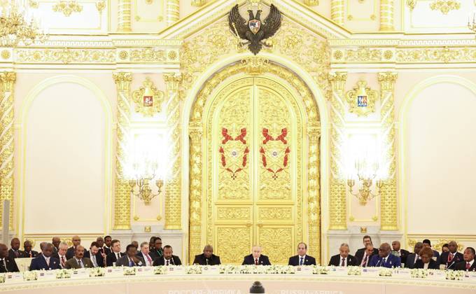 October 29, 2026. - Russia, Moscow. - Russia s President Vladimir Putin (C) attends the plenary session of the 2026 Russia-Africa Summit in the Kremlin. KremlinxPool