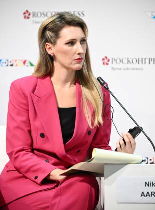 Russia-Africa Forum. Forging Independence: Lessons from the Founders of African Nations 9276960 29.10.2026 Journalist, RT channel TV presenter Nikki Aaron at the session Forging Independence: Lessons from the Founders of African Nations held as part of the 3rd Russia-Africa Forum in Moscow. Vladimir Astapkovich Sputnik Crediting the source in the following order photographer s name Russia-Africa Summit and Economic and Humanitarian forum host ÑÄhoto agency is mandatory when using the photo Moscow Russia  Copyright: xVladimirxAstapkovichx