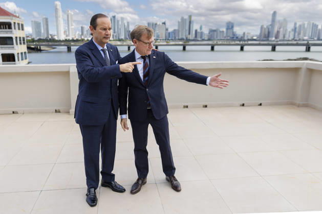 Johann Wadephul (CDU), Federal Minister of Foreign Affairs, visits Panama. Pictured here with the Minister of Foreign Affairs of the Republic of Panama, Javier Martinez Acha Vasques, against the backdrop of the Panama City skyline. Panama City, October 29, 2026. Photographed on behalf of the Federal Foreign Office. Panama City, Panama Copyright: xThomasxImox