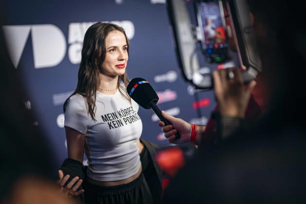 Theresia Crone is taking a stand against digital violence at the Videodays gala i Copyright: xDominikxButzmannx