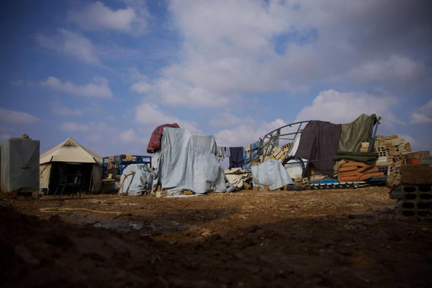 Flooding Damages Al-Talai Displacement Camp Damaged tarpaulin shelters and a bent metal frame stand beside stacked belongings at Al-Tala i camp in Al-Hasakah, Syria, on October 29, 2026. Heavy rain on October 28-29 flooded tents at Al-Tala i, also known as Serekaniye camp, which shelters families displaced from Ras al-Ain, damaging bedding and belongings and prompting calls for humanitarian assistance. Al á¸¨asakah Al-Hasakah Syria Copyright: xMohammedxMirx