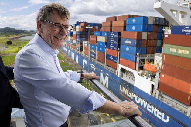 Johann Wadephul (CDU), Federal Minister of Foreign Affairs, visits Panama. Here, he is touring the Panama Canal locks while a container ship passes through the lock. Panama City, October 29, 2026. Photographed on behalf of the Federal Foreign Office. Panama City, Panama Copyright: xThomasxImox