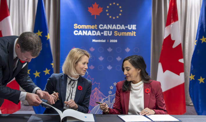 October 29, 2026, Montreal, Pq, CANADA: Minister of Foreign Affairs Anita Anand, right and High Representative of the European Union for Foreign Affairs and Security Policy Kaja Kallas sign the Canada-EU Host Country Agreement in Montreal on Thursday, Oct. 29, 2026. Montreal CANADA  - ZUMAc35_ 20261029_zaf_c35_181 Copyright: xChristinnexMuschix