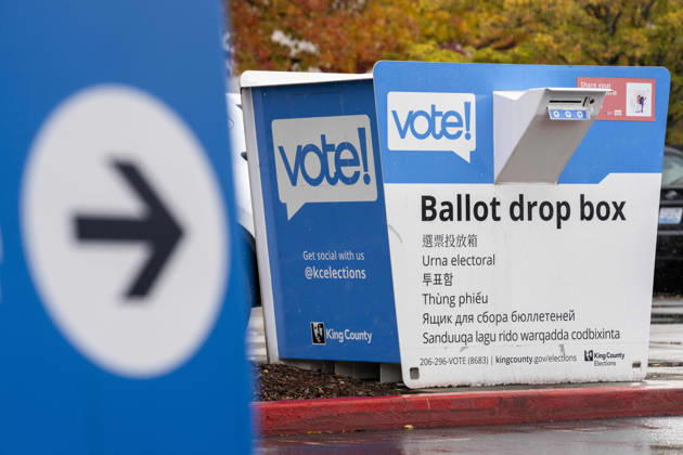 October 29, 2026, Renton, Washington, USA: A ballot drop box stands in a parking lot in Renton, Washington, USA, on Thu., Oct. 29, 2026. Approximately 98% of votes cast in Washington state are mail-in ballots. Renton USA - ZUMAb344 20261029_znp_b344_011 Copyright: xM.xScottxBrauerx