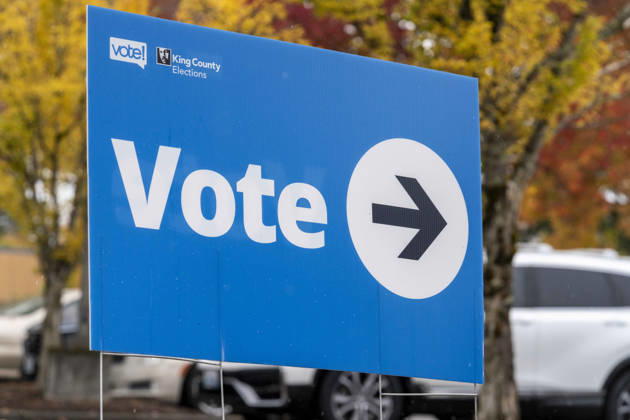 October 29, 2026, Renton, Washington, USA: A King County Elections sign reading Vote points the direction to a ballot drop box in a parking lot in Renton, Washington, USA, on Thu., Oct. 29, 2026. Approximately 98% of votes cast in Washington state are mail-in ballots. Renton USA - ZUMAb344 20261029_znp_b344_027 Copyright: xM.xScottxBrauerx