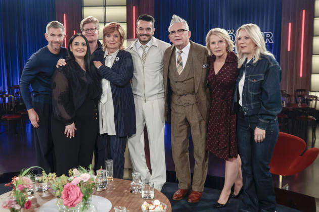 Micky Beisenherz, Gamze Kubasik, Mr. Schröder, Christine Westermann, Giovanni Zarrella, Götz Alsmann, Susan Link, and Miriam Neureuther during the taping of the WDR talk show *Kölner Treff* at WDR Studio BS 3 in Cologne, October 29, 2026 Foto:xR.xSchmiegeltx xFuturexImagex koelner_treff2910_6001