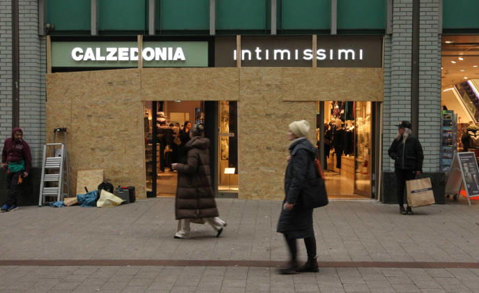 Calzedonia store on Spitalerstraße. The store s windows were barricaded with wooden panels out of fear of vandalism during Saturday s Gen Z demonstration in downtown Hamburg. Hamburg s Old Town