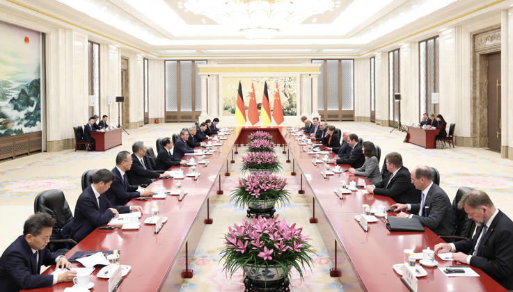 (261030) -- BEIJING, Oct. 30, 2026 -- Chinese Premier Li Qiang meets with German President Frank-Walter Steinmeier, who is on a state visit to China, at the Great Hall of the People in Beijing, capital of China, Oct. 30, 2026. ) CHINA-BEIJING-LI QIANG-GERMAN PRESIDENT-MEETING (CN) HuangxJingwen 