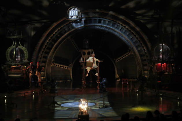 October 30, 2026, Madrid, Community Of Madrid, Spain: Artists and acrobats of Cirque du Soleil perform live on stage during the opening premiere of KURIOS - Cabinet of Curiosities (Gabinete de Curiosidades) under the iconic Big Top (Gran Carpa) at Escenario Puerta del Angel in Madrid, Spain, on Friday, October 30, 2026. Directed by Michel Laprise and celebrated as one of Cirque du Soleil s most acclaimed productions, the steampunk-inspired spectacle arrives in the Spanish capital following its successful engagement in Barcelona to conclude its Spanish tour. Set in a late 19th-century mechanical universe, the show follows an ambitious inventor known as The Seeker who unlocks a cabinet of curiosities, unleashing world-class contortionists  - ZUMAo127 20261030_zep_o127_067 Copyright: xHugoxOrtunox