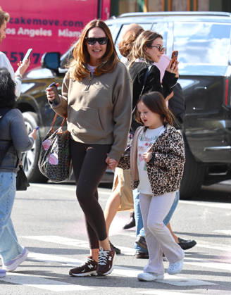 Exclusive - Tamara Ecclestone out in New York Exclusive. English socialist Tamara Ecclestone with her daughter and husband Jay Rutland are strolling and shopping in Soho, they are having lunch at Jack s Wife Freda in New York, NY on October 30, 2026. Photo by Dylan Travis ABACAPRESS.COM New York NY  Copyright: xDylanxTravis ABACAx