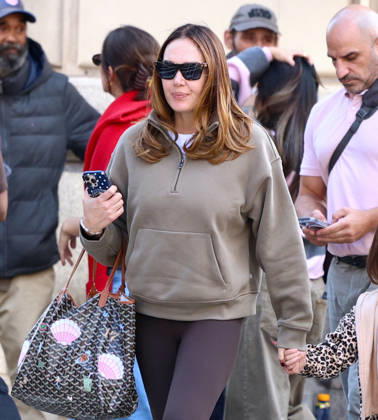 Exclusive - Tamara Ecclestone out in New York Exclusive. English socialist Tamara Ecclestone with her daughter and husband Jay Rutland are strolling and shopping in Soho, they are having lunch at Jack s Wife Freda in New York, NY on October 30, 2026. Photo by Dylan Travis ABACAPRESS.COM New York NY  Copyright: xDylanxTravis ABACAx