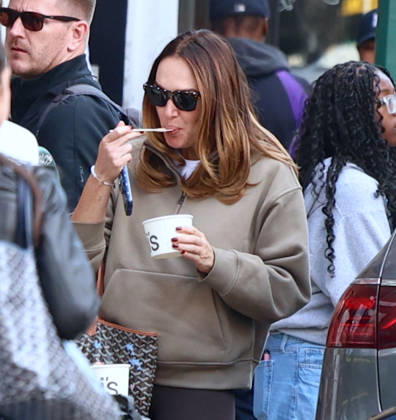 Exclusive - Tamara Ecclestone out in New York Exclusive. English socialist Tamara Ecclestone with her daughter and husband Jay Rutland are strolling and shopping in Soho, they are having lunch at Jack s Wife Freda in New York, NY on October 30, 2026. Photo by Dylan Travis ABACAPRESS.COM New York NY  Copyright: xDylanxTravis ABACAx