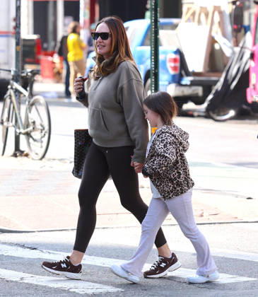 Exclusive - Tamara Ecclestone out in New York Exclusive. English socialist Tamara Ecclestone with her daughter and husband Jay Rutland are strolling and shopping in Soho, they are having lunch at Jack s Wife Freda in New York, NY on October 30, 2026. Photo by Dylan Travis ABACAPRESS.COM New York NY  Copyright: xDylanxTravis ABACAx